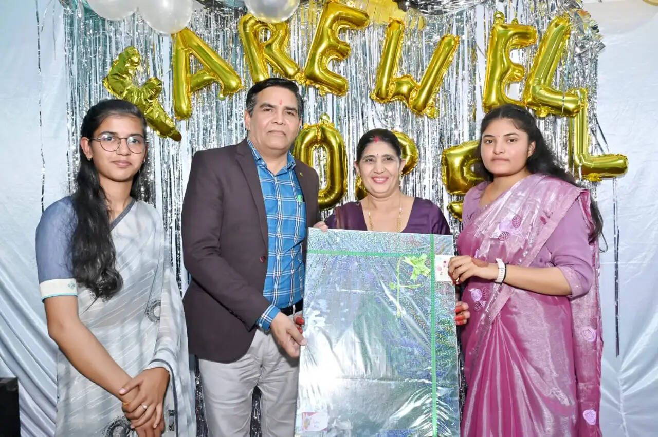 Farewell ceremony organized for class 12th students in Nathusari Kalan village of Sirsa district