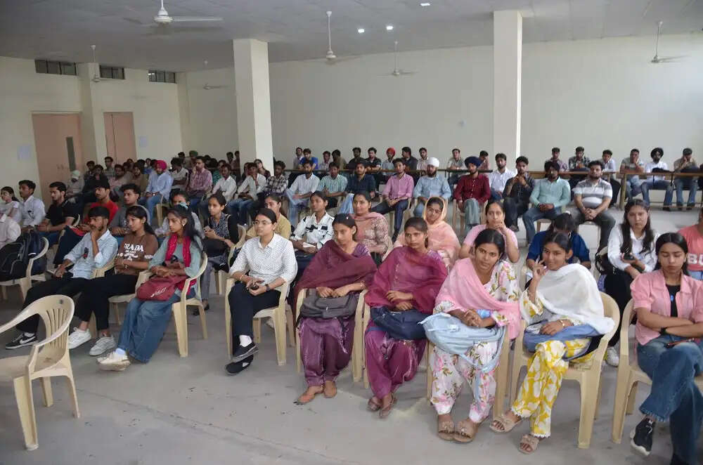 Training opportunities in over 12 areas including IT, Digital Marketing