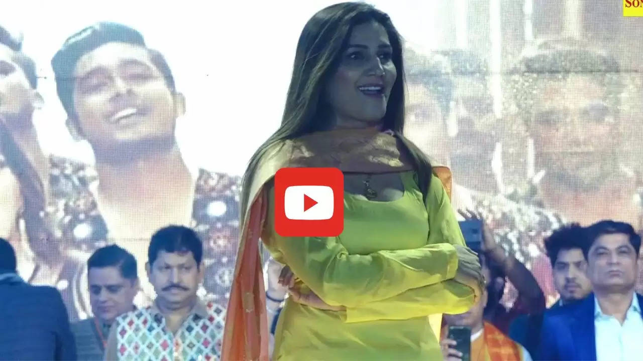  Sapna Chaudhary Dance Video: सपना चौधरी ने टाइट सूट पहन मचाया गदर, बोल्ड डांस देख बूढ़ों को याद आई जवानी