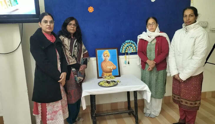 An elaborate lecture was organized on Swami Vivekananda Jayanti at Shah Satnam Ji College of Education, Sirsa Dera Sacha Sauda