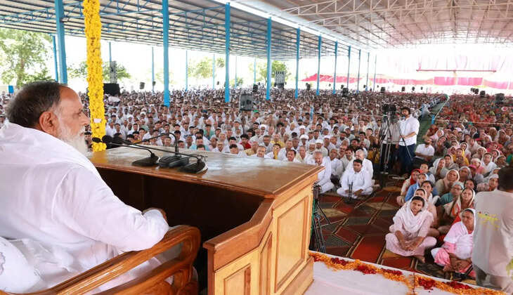 सतगुरु कंवर साहेब महाराज ने रूपावास गांव में स्थित राधास्वामी आश्रम में सत्संग करते हुए ये भी कहा 