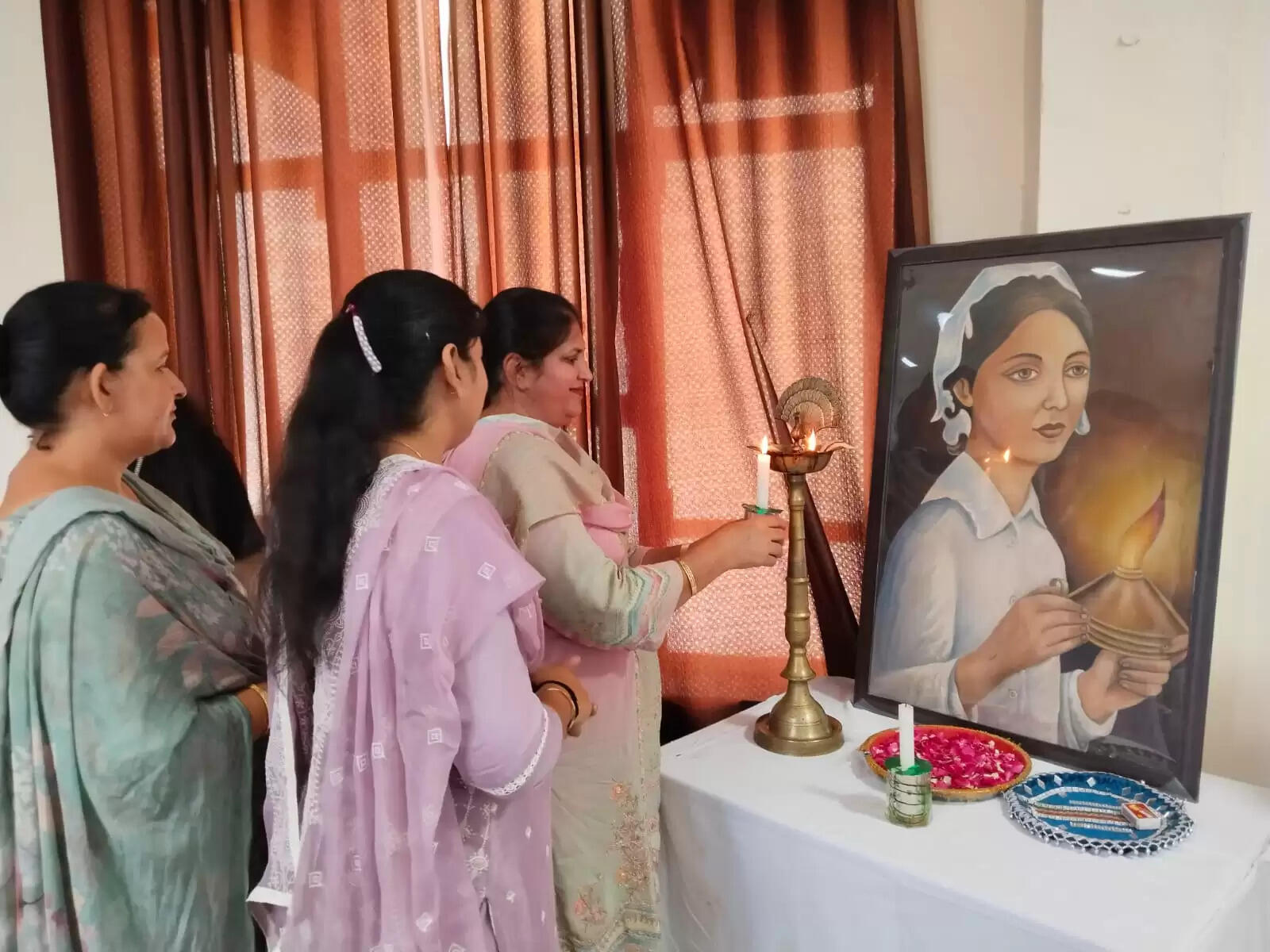 A program was organized at Rajendra School of Nursing, Sirsa on International Nursing Day, students took oath to follow the high standards of Florence Nightingale
