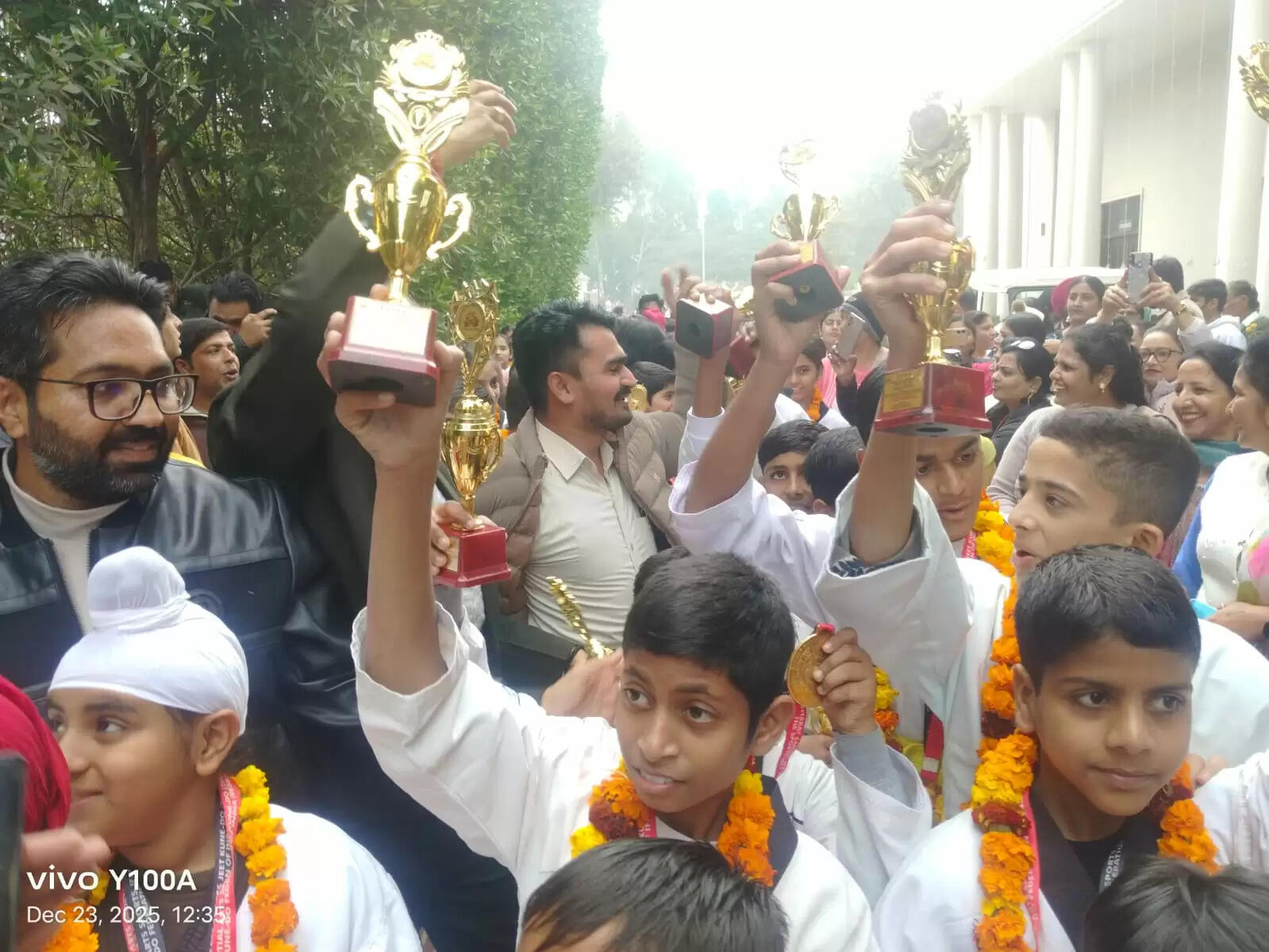 The little warriors of SIRSA were given a grand welcome with drums and trumpets, and won the Grand Champion Trophy