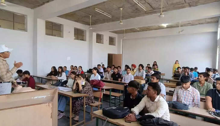 District Red Cross team imparted first aid training to students at JCD Memorial College