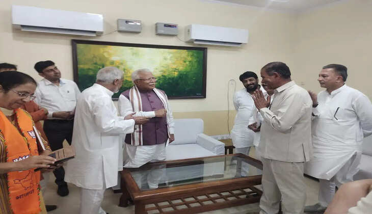 मुख्यमंत्री मनोहरलाल ने आत्मप्रकाश को दी बधाई 