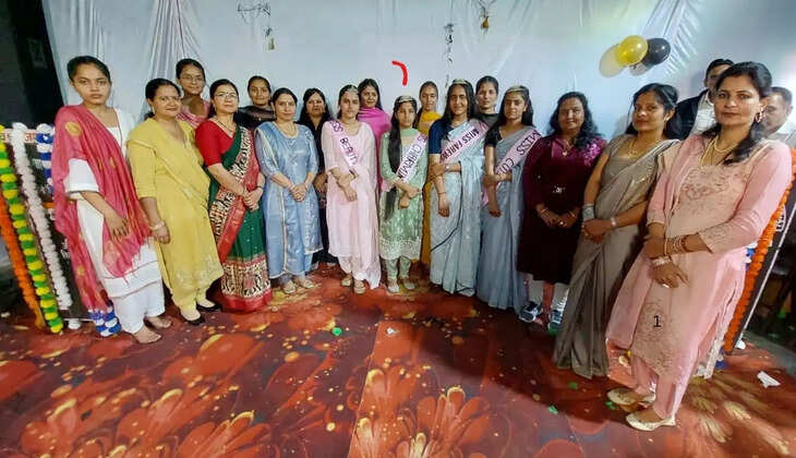 Farewell ceremony organized for class 12th students in Nathusari Kalan village of Sirsa district