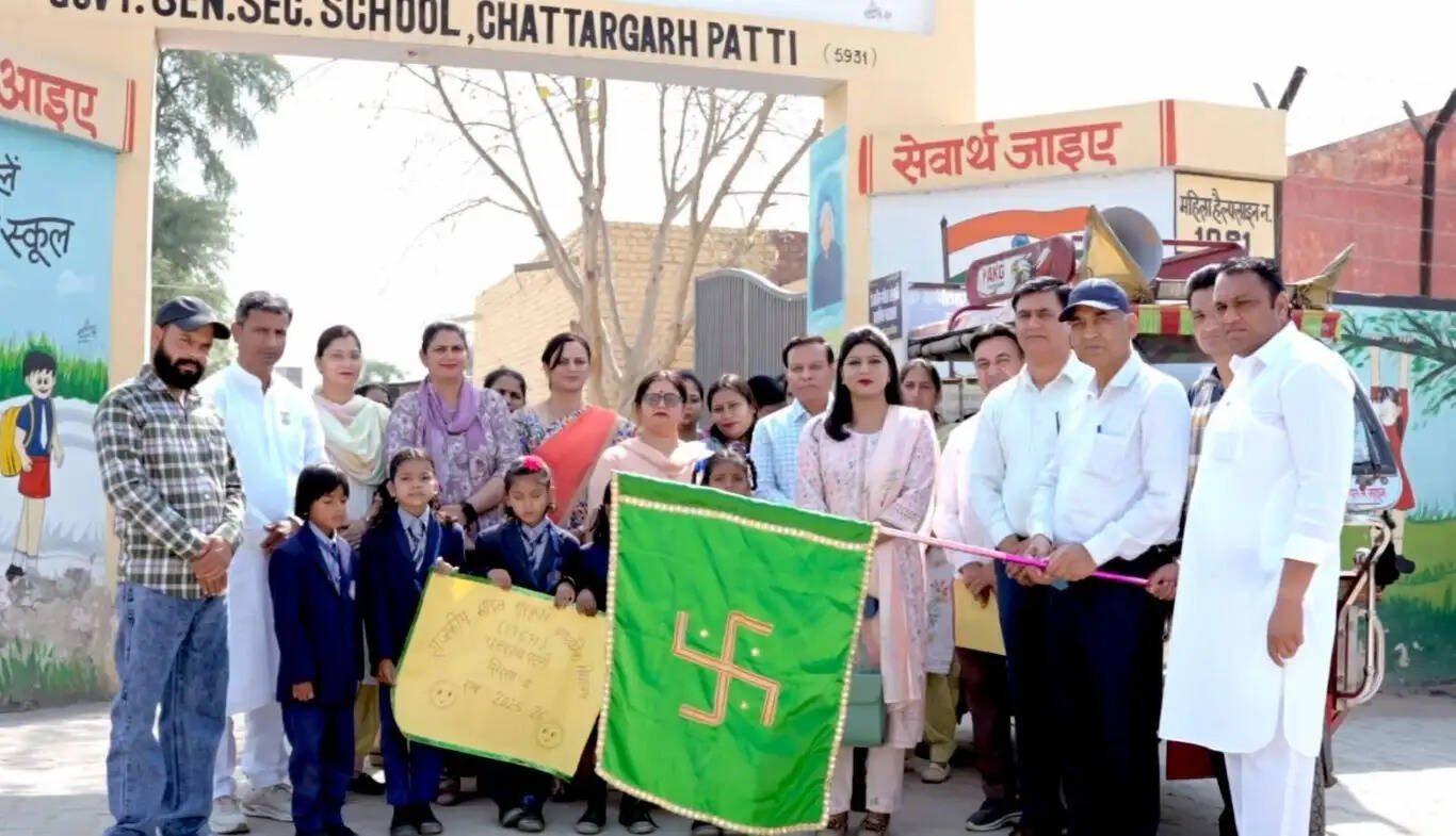 In Sirsa, DEEO flagged off the enrollment campaign, launched a vigorous campaign for admission in government schools