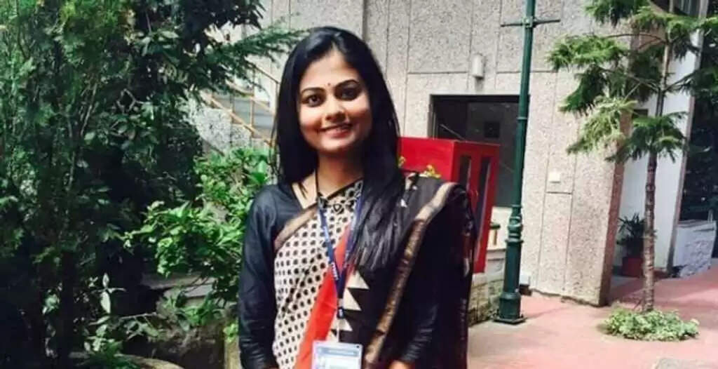 IAS Artika Shukla