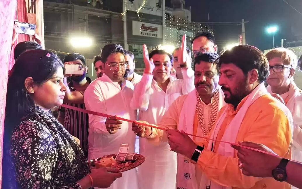 Former Minister of State for Home, Gopal Kanda inaugurated the Ramlila of Shri Vishnu Club