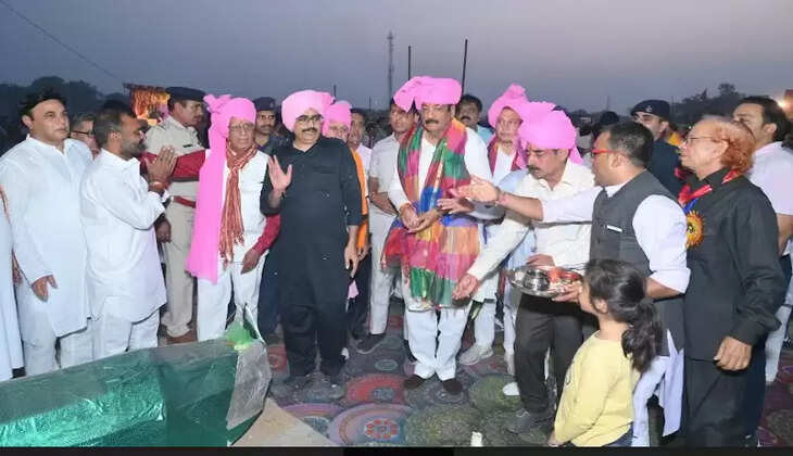 ऑटो मार्केट स्थित रामलीला ग्राउंड में हुआ महोत्सव 