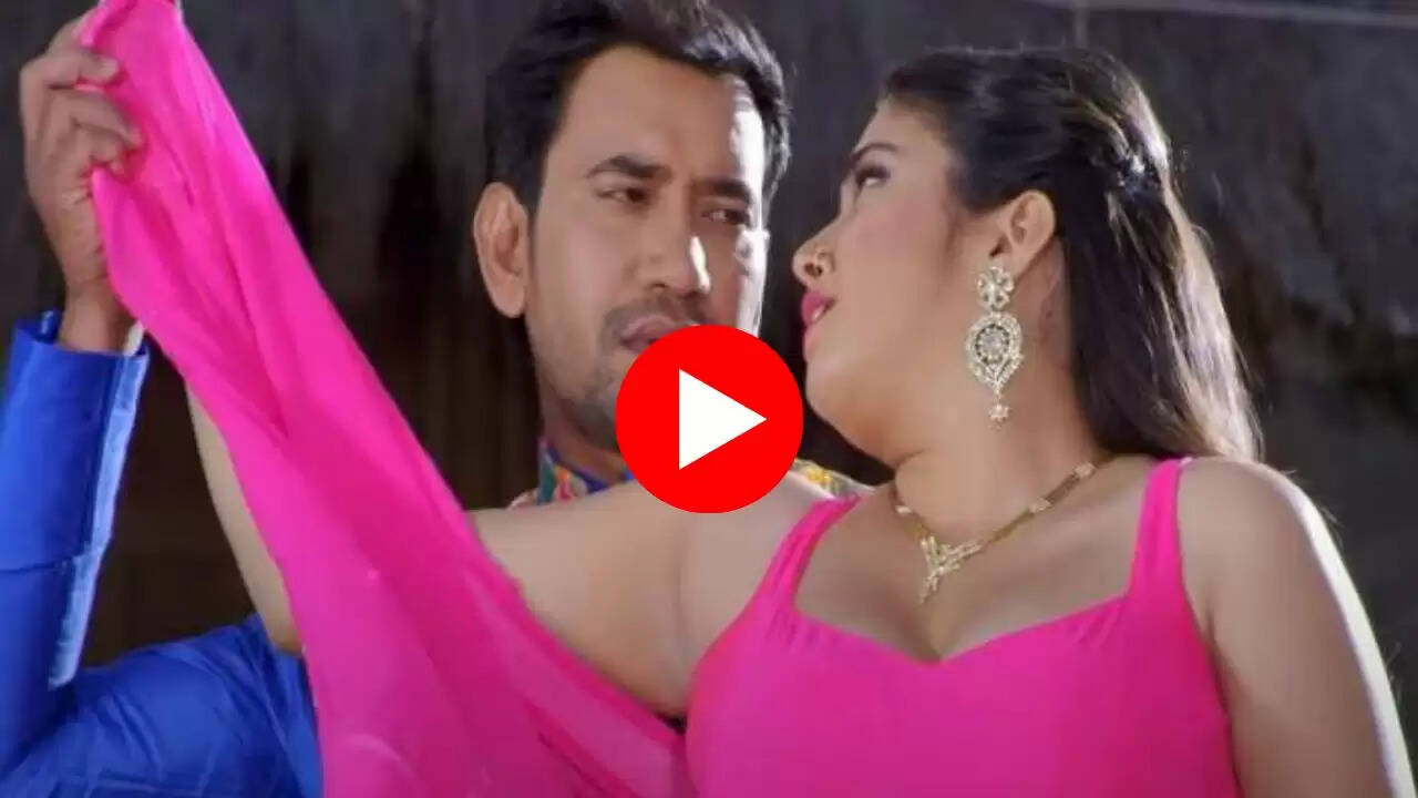 Bhojpuri Song: साड़ी का पल्लू गिराकर Amrapali ने निरहुआ को बनाया दीवाना, रोमांस का वीडियो हो रहा वायरल