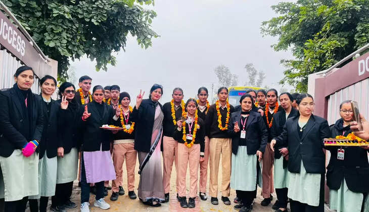 Sarina, student of Sant Kabir International School, Chowpata, won gold at the state level in Yoga