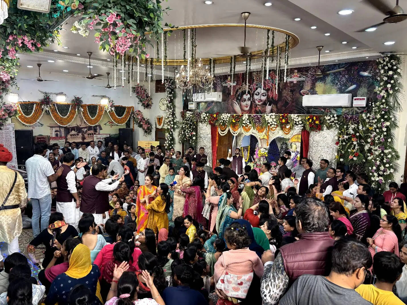 The two-day colourful and beautiful Falgun festival concluded at the ancient Shri Shyam temple