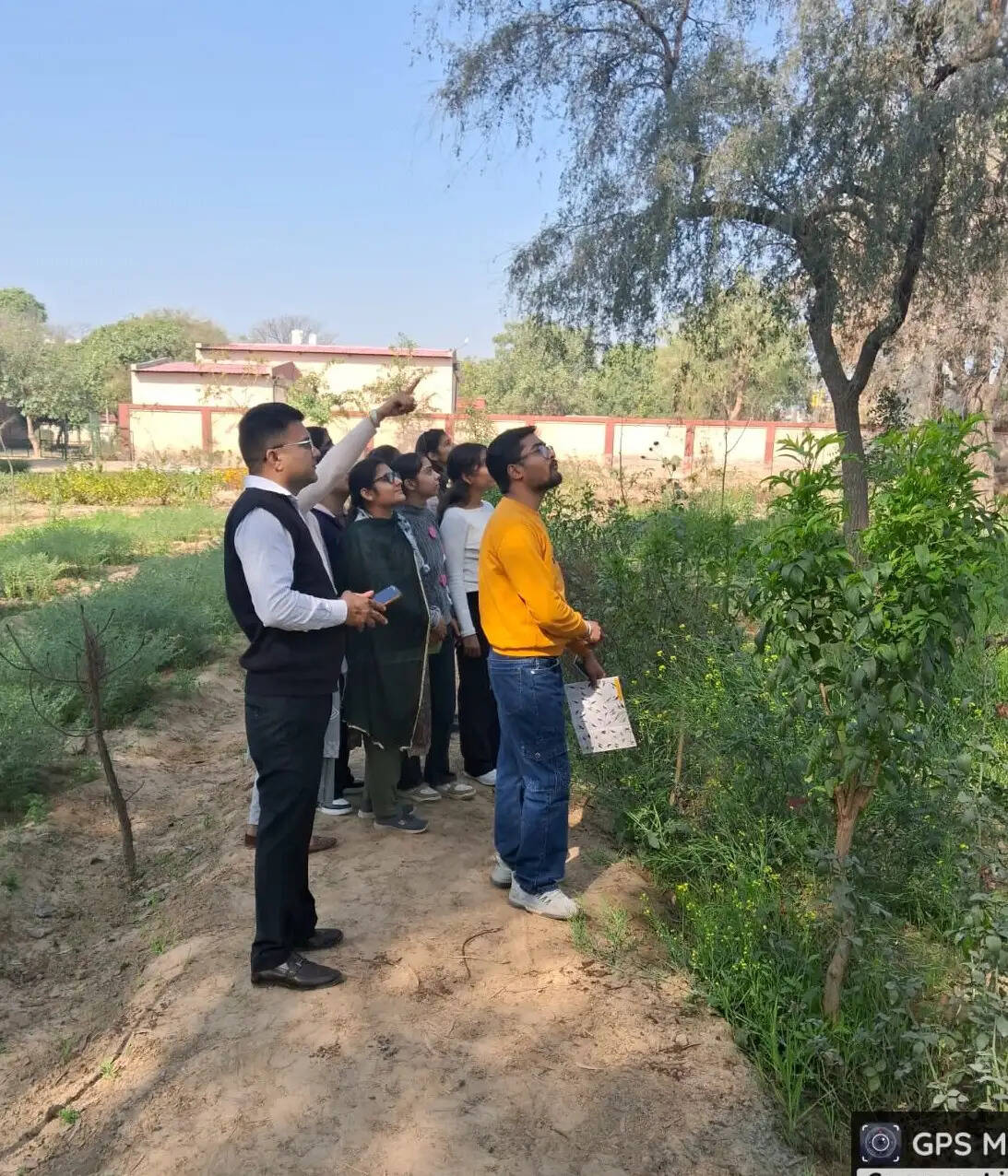 Explained the technical aspects of identifying birds and entering their data on the e-Bird platform