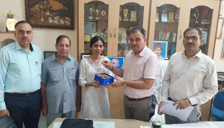 Amandeep Kamboj and Rubal Verma, second year B.Ed. students of JCD Teaching College, secured 5th and 6th position in CDLU Sirsa