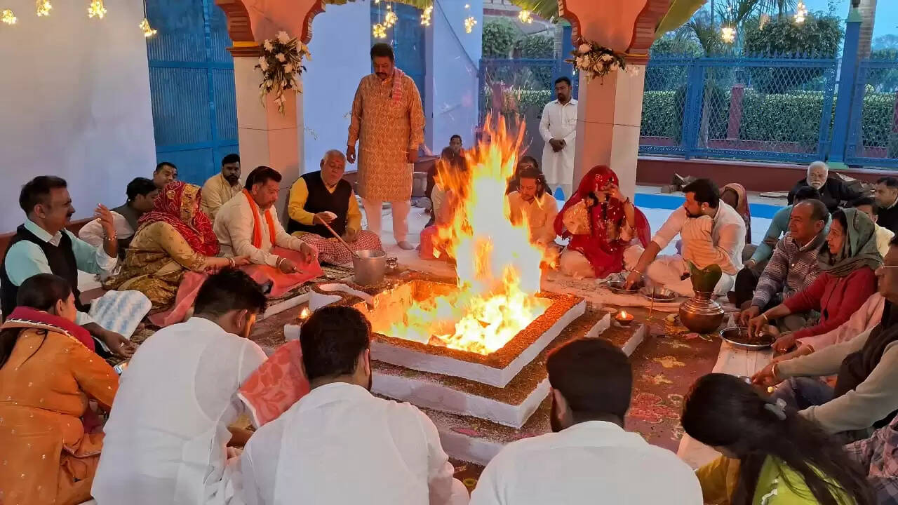 Sirsa was filled with Shiva, the crowd of devotees broke all records in the feast organized at Shri Baba Tara Ji Kutia on Mahashivratri