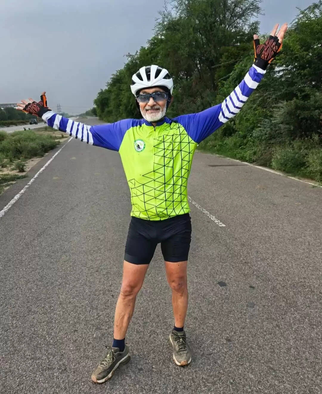 Renowned doctor Dr. Sanjeev Goyal created history by cycling 1200 kilometers in 90 hours