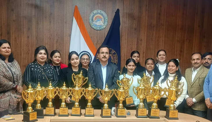 CDLU felicitated winners who brought laurels to the university at the national level at the State Youth Festival