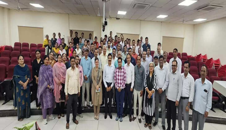 IQAC Cell, Sirsa organised a workshop on the topic 'Stress to Strength