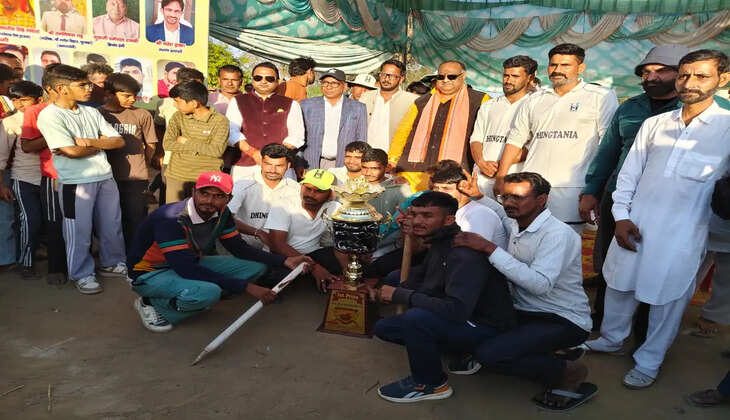 Dhingtania won the Phulakan Cricket Tournament by defeating Kanwarpura in Sirsa, Nathusari's Akshay Kuldiya was the Man of the Series