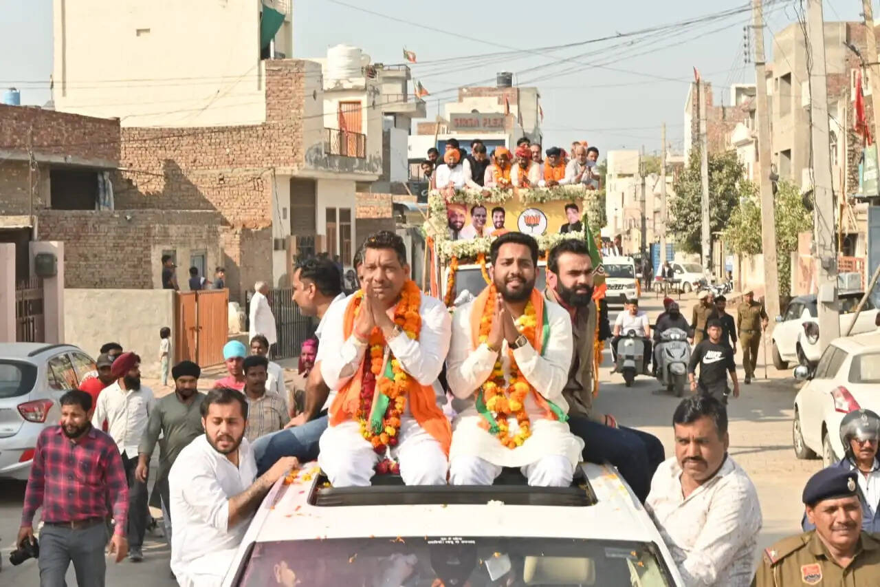 All the winning councillors reached Shri Baba Tara Kutia of Sirsa, the public approved the policy of development - Kanda