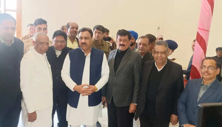 Demand from Prime Minister Modi and Union Finance Minister Nirmala Sita Raman to give income tax exemption of up to Rs 10 lakh to the common people of the country in the upcoming Union Budget