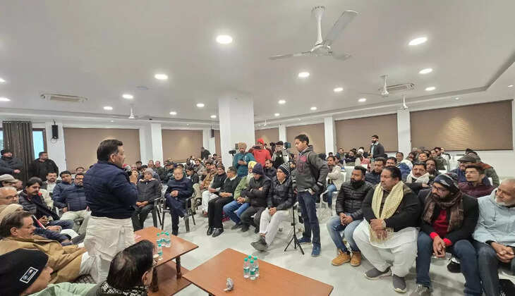 Storyteller-Spiritual Guru Pandit Pradeep Mishra will tell Shivpuran Katha from this day in Shri Baba Tara Ji's hut