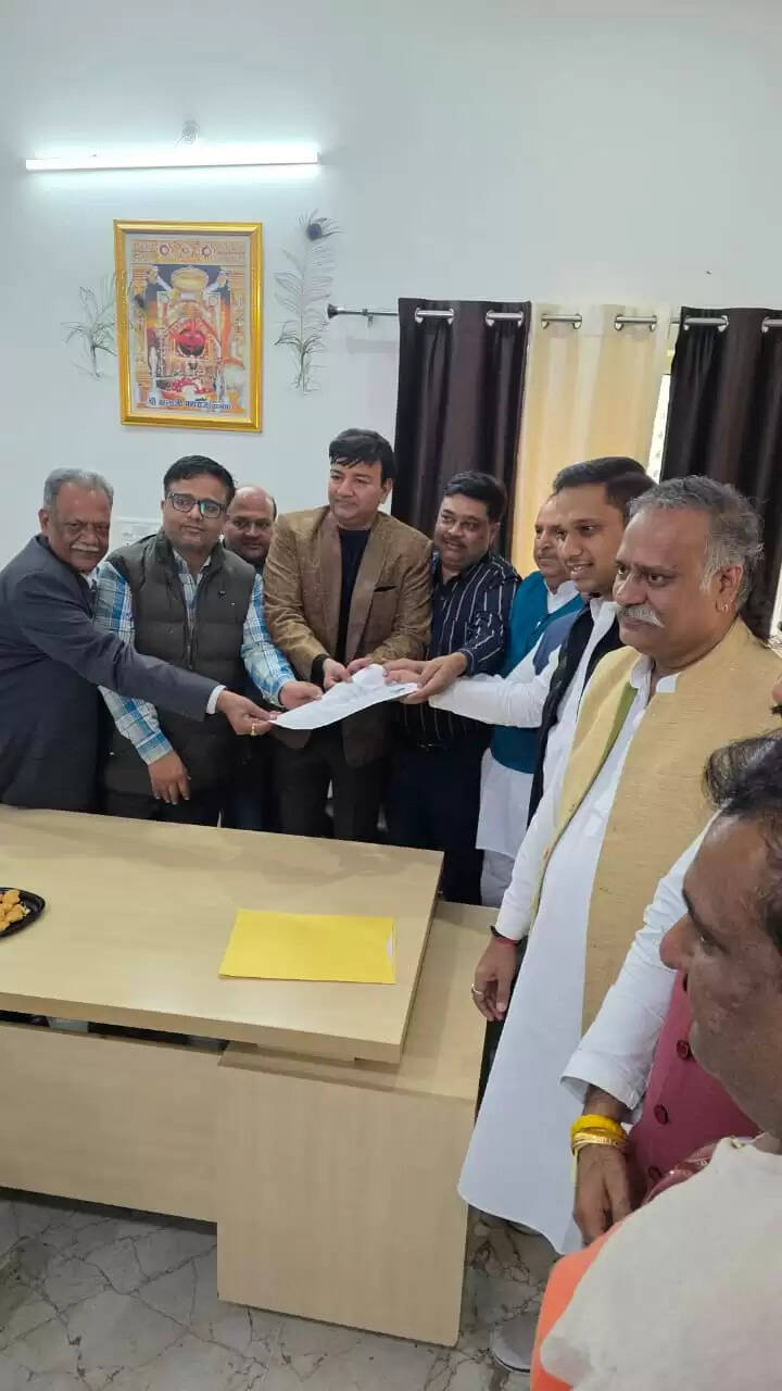 Advocate Sahil Bansal filed nomination for the post of Vice President in Sirsa Club elections