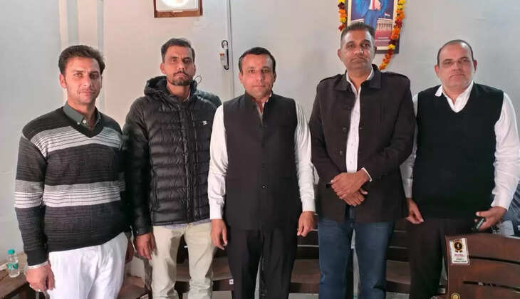Advocate Kalu Ram Jakhar of Bar Association Nathusari Chowpata became the secretary, Shamsher Nayal Advocate Pradhanv Mukesh Kasnia Advocate became the Deputy President