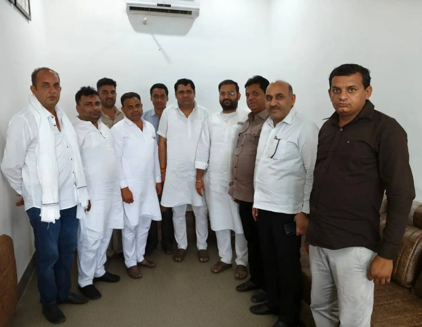 Social worker Sandeep Beniwal Jakhodia celebrated his birthday in a unique way; people hailed the act as highly commendable, and it became a topic of discussion in the area