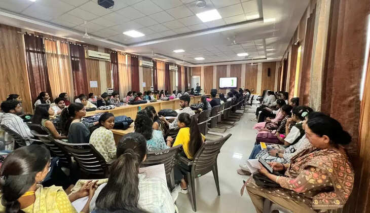  Research workshop on data collection organized on the occasion of World Statistics Day at Government National College, Sirsa