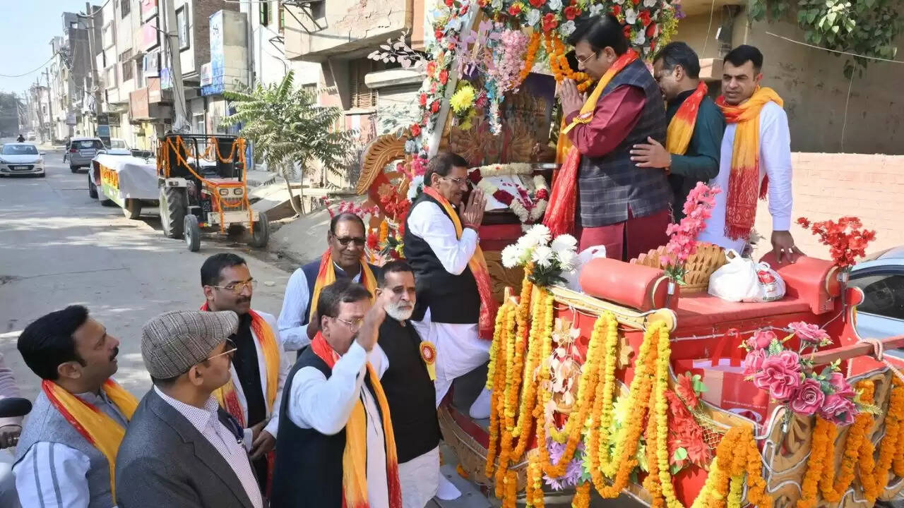 Various cultural programmes were held on the third day of the International Gita Mahotsav; a procession was taken out in Sirsa; devotees showered flowers