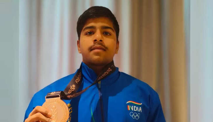 Haryana's Harshit won bronze medal in 73 kg weight category in the 3rd Asian Youth Games