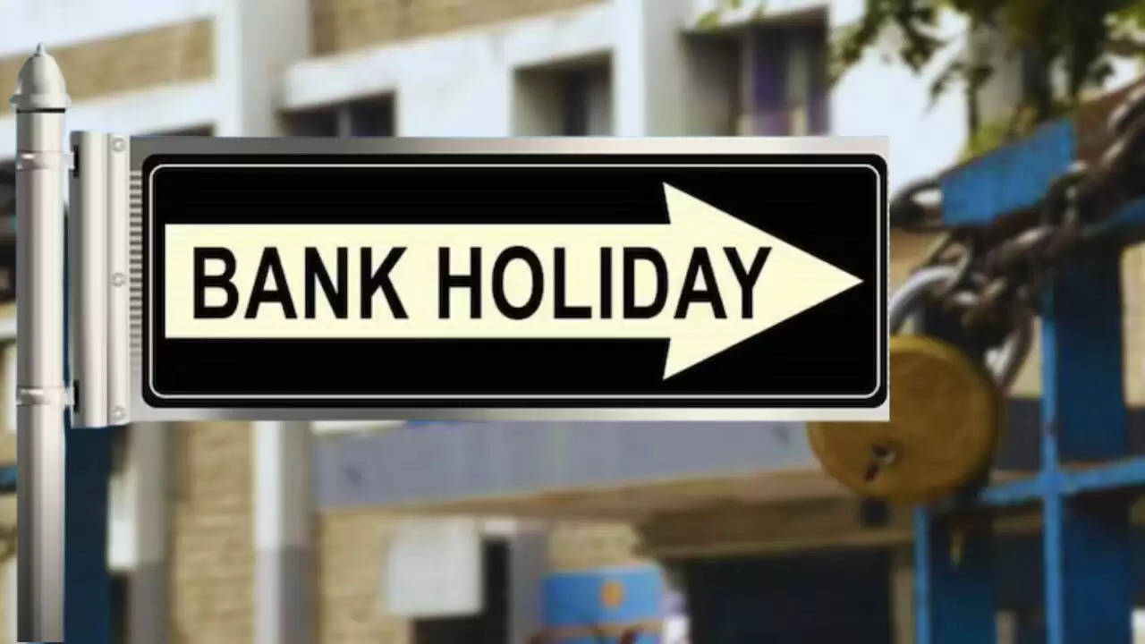  Bank Holidays: इस महीने इतने दिन बैंक रहेंगे बंद, जल्दी चेक करें छुट्टियों की लिस्ट