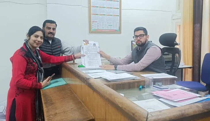 Neetu Soni filed nomination as an independent candidate in Ward 21 of Sirsa, said, she will get the blessings of the ward residents again