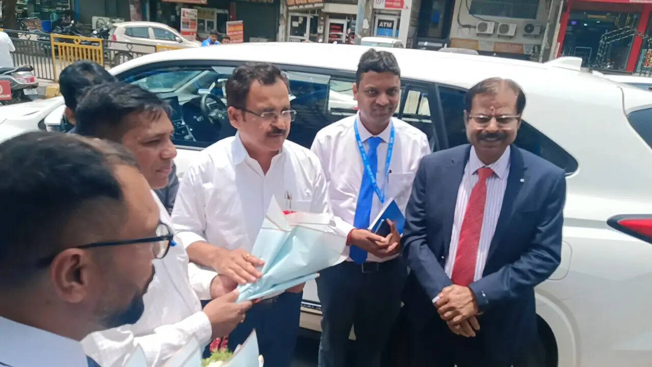 Vice-Chancellor Professor Vijay Kumar inaugurated the new Bank of India branch in Sirsa
