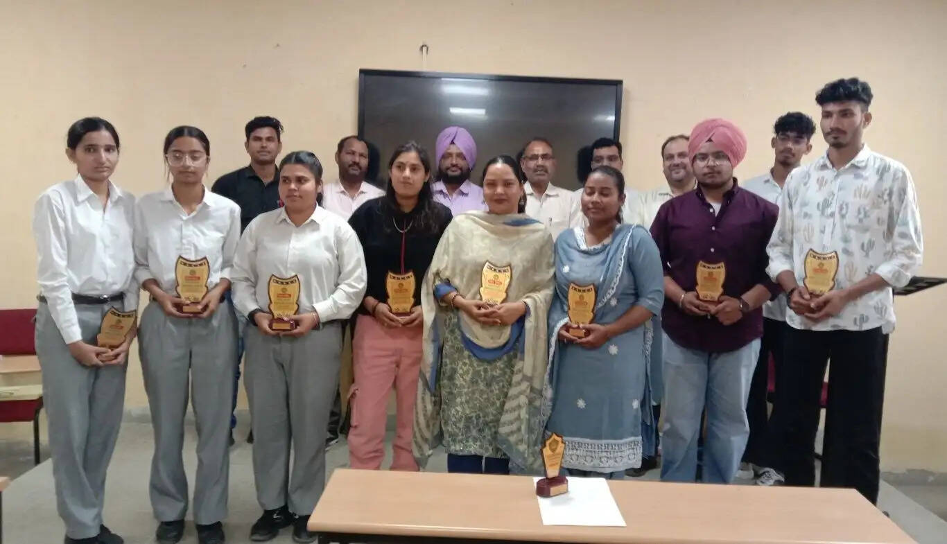 These people became winners in the inter-college media quiz competition organized by the Department of Journalism and Mass Communication, CDLU Sirsa