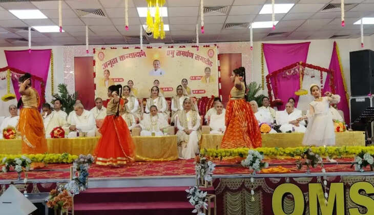 Thousands of people participated in the huge dedication ceremony of 5 highly educated sisters organized at Brahma Kumaris Anand Sarovar in Sirsa