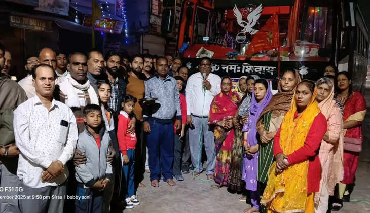 Shri Ramdoot Seva Mandal sent a bus carrying devotees for a religious tour