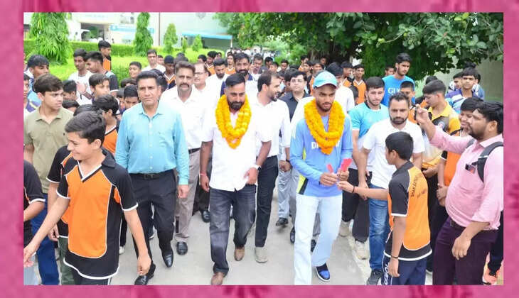 Kanishka Chauhan gets a warm welcome at Shah Satnam Ji Boys College, selected for Australia after excellent performance in England