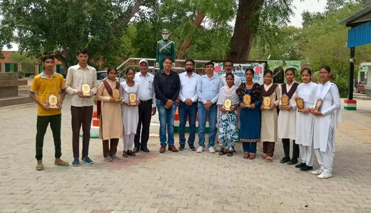 Brilliant students of Government Senior Secondary School Sherpur were honoured in Sherpur village of Sirsa