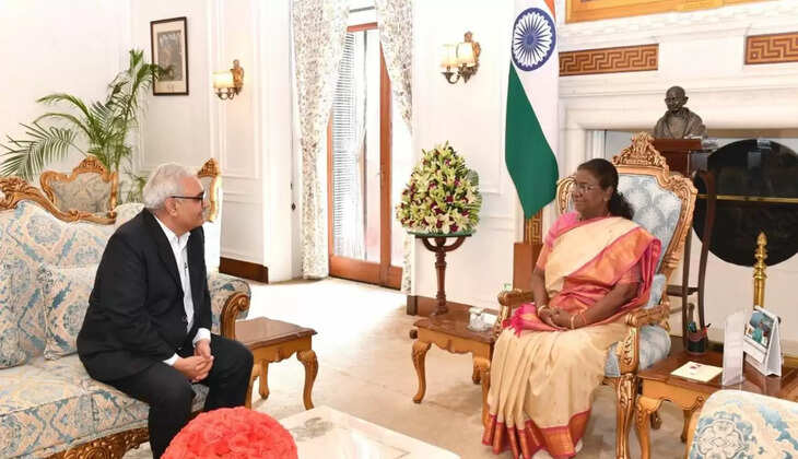  सिरसा सीडीएलयू में आगामी दीक्षांत समारोह में राष्ट्रपति द्रौपदी मुर्मू को मुख्य अतिथि के तौर पर शामिल होने का कुलपति मलिक ने दिया औपचारिक निमंत्रण 