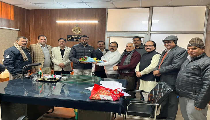  प्राइवेट स्कूल एसोसिएशन के प्रतिनिधिमंडल ने जिला शिक्षा अधिकारी ज्ञान सिंह के साथ की बैठक 