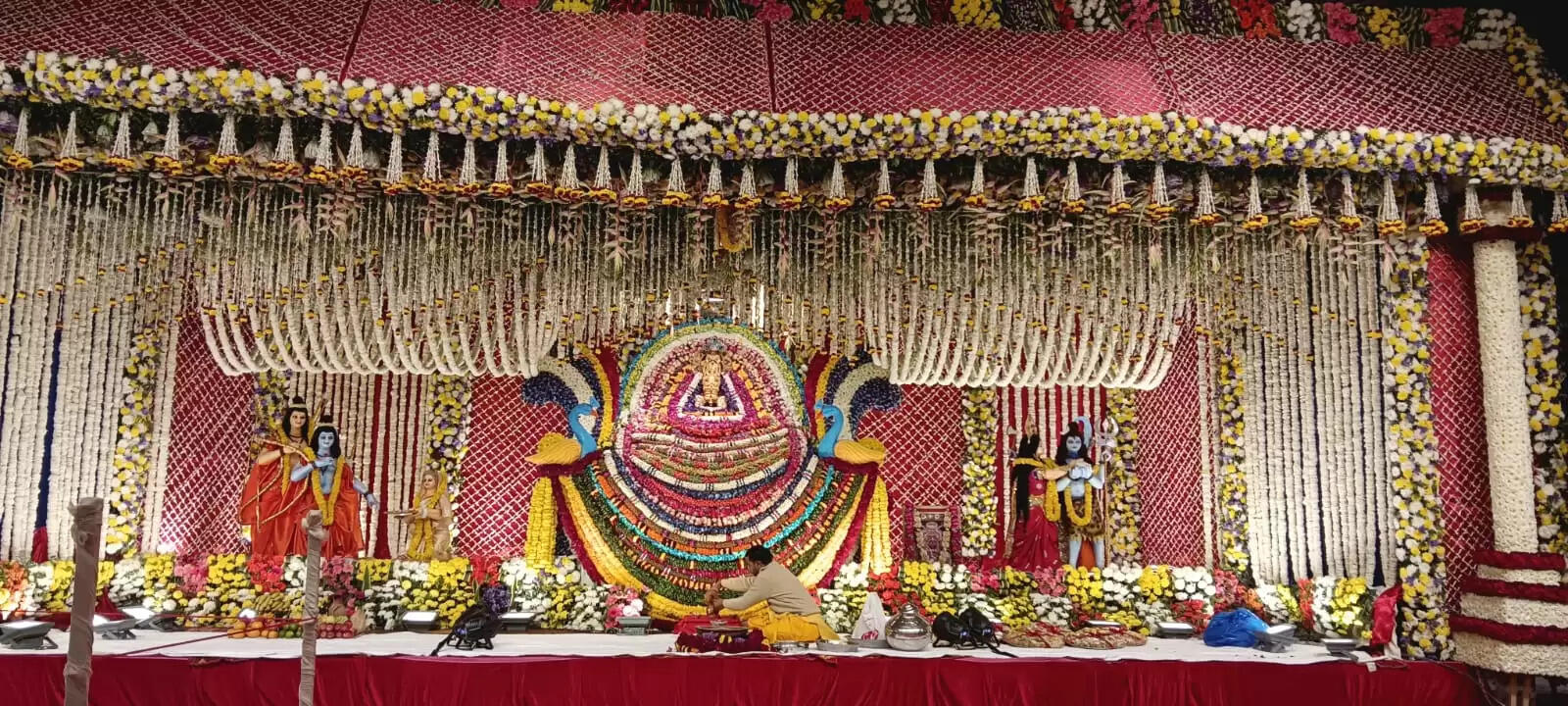 On the third day of Shri Shyam Khatu Mahotsav in Sirsa, devotees chanted Shri Shyam Bhajan and took a dip in the Ganga