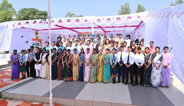 Strong discussion in the meeting of young parliamentarians at Satluj Public School, Sirsa