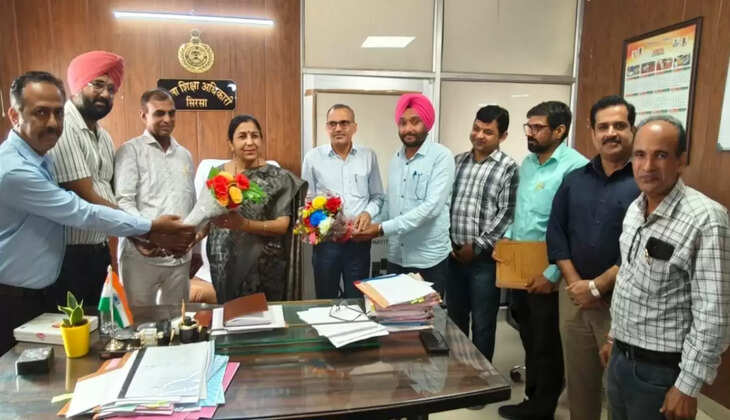 बरसात व पहाड़ों पर बर्फबारी से बढ़ने लगी ठंड 