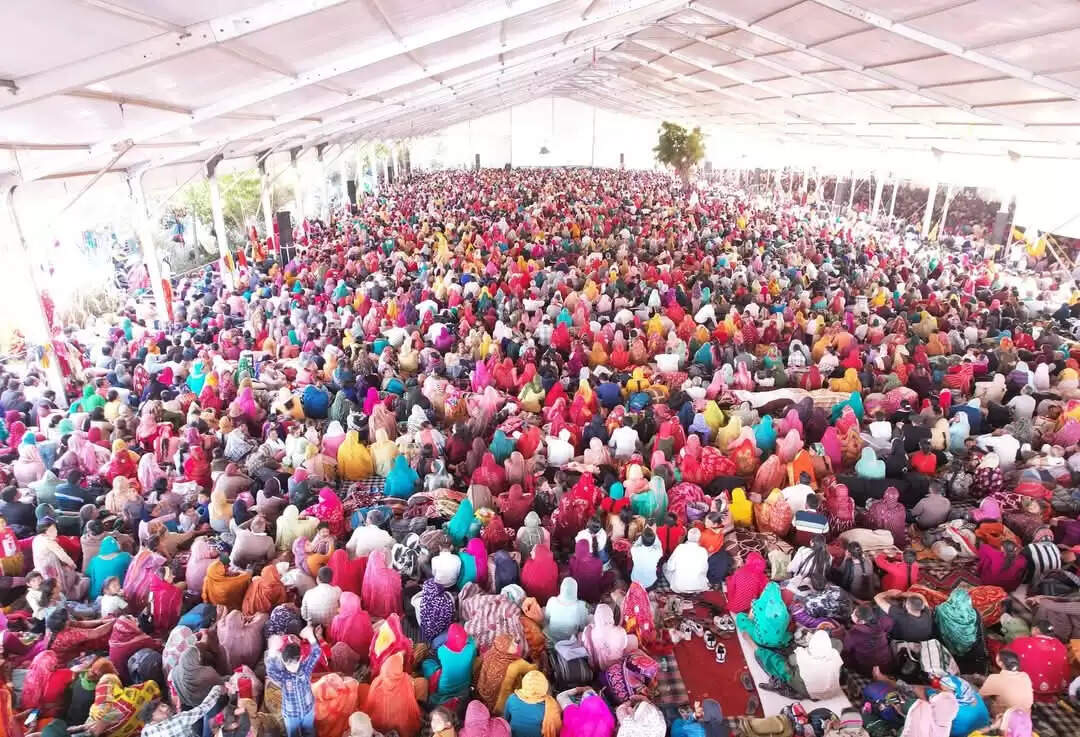 Shiv Mahapuran Katha in Sirsa Shri Baba Tara Ji Kutia, Pandit Pradeep Mishra discussed Ashtava Prasanga and other spiritual topics