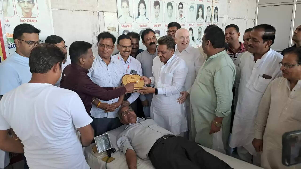 The program was held at Maharaja Agrasen School, Sirsa. Maharaja Agrasen was the pioneer of socialism: Govind Kanda