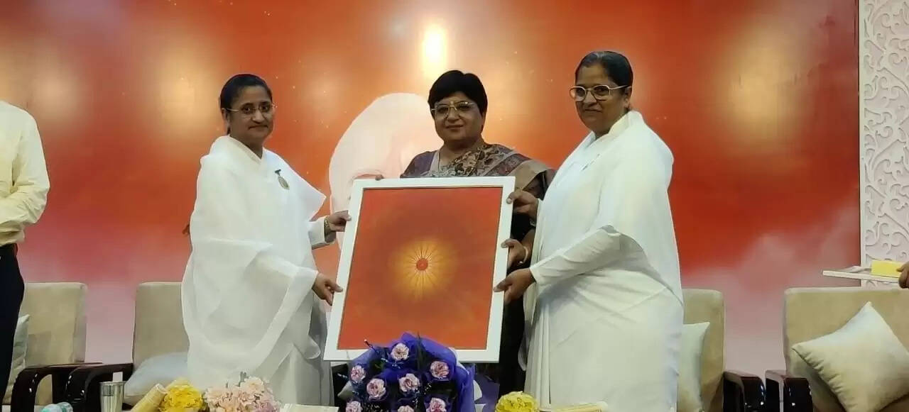 मनुष्य की सोच के अनुरूप ही उसका जीवन ढलता-चलता है तनाव मुक्तिविशेषज्ञा बीके पूनम