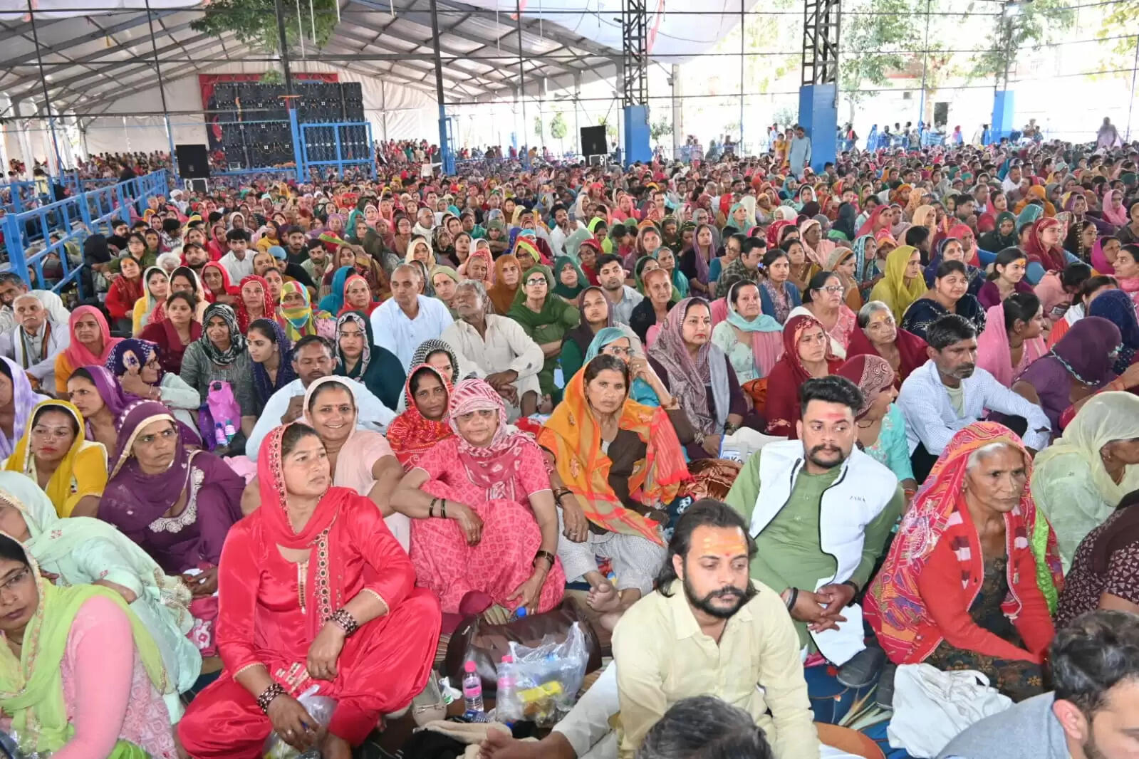 Keep unwavering faith in Shiva, Bel Patra is a medicine for all diseases, pick up the Bel Patra offered on Shivling, wash it and offer it again, you will get millions of times more merit: Pandit Pradeep Mishra Maharaj
